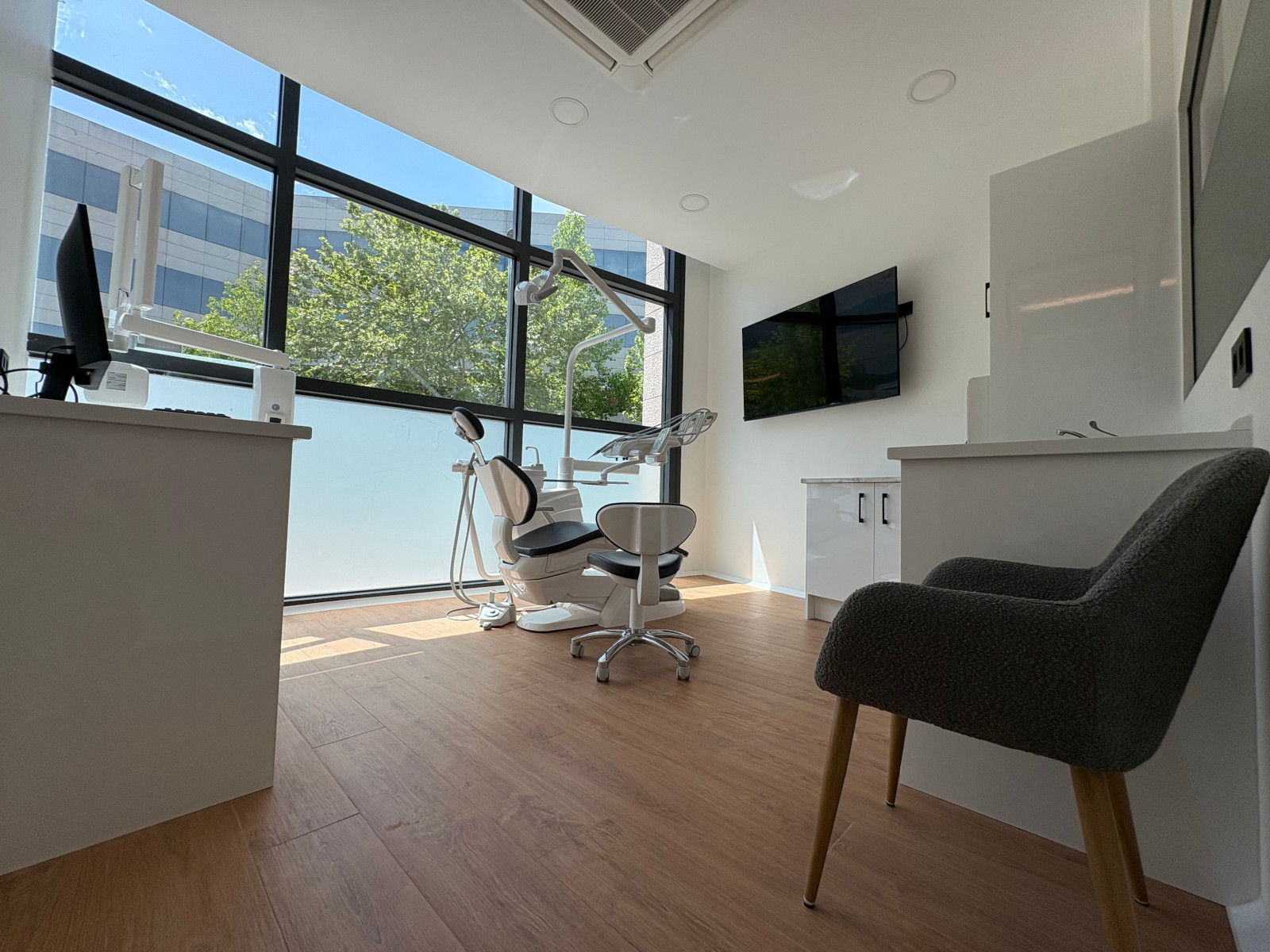 Equipo de dentistas en clínica dental Soto de la Moraleja, Alcobendas