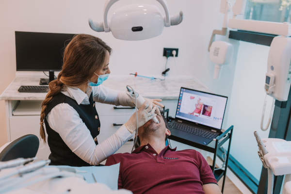 Equipo de dentistas en clínica dental Soto de la Moraleja