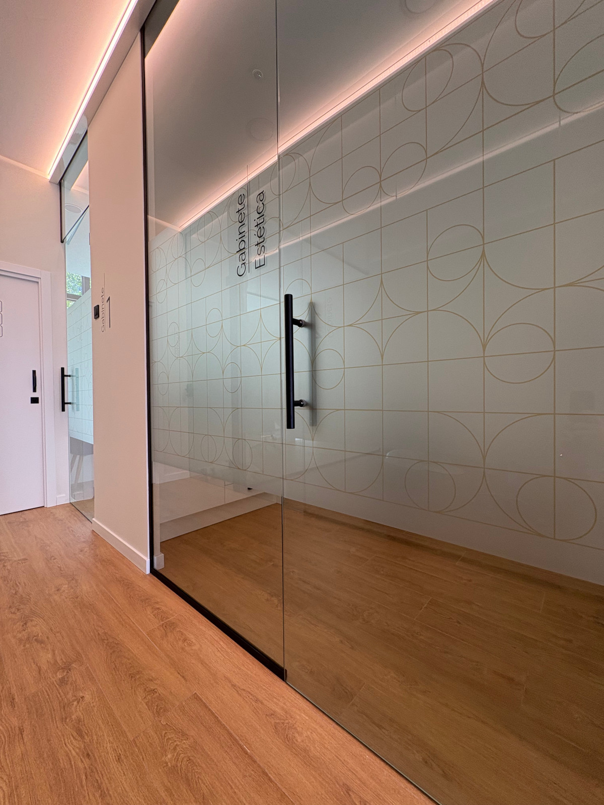 Sala de medicina estética de la clínica donde se valoran las ojeras